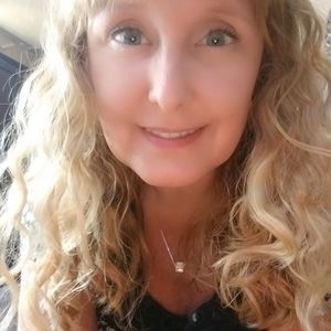 Meet your Posher, Angie